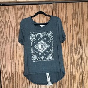 Grey Graphic Tee (fits more like M/L)